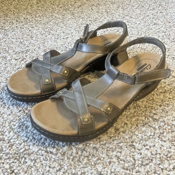 NEW Clarks Womens Hayla Flute Leather Sandals Size 10 N Pewter Adjustable Strap - Picture 1 of 10